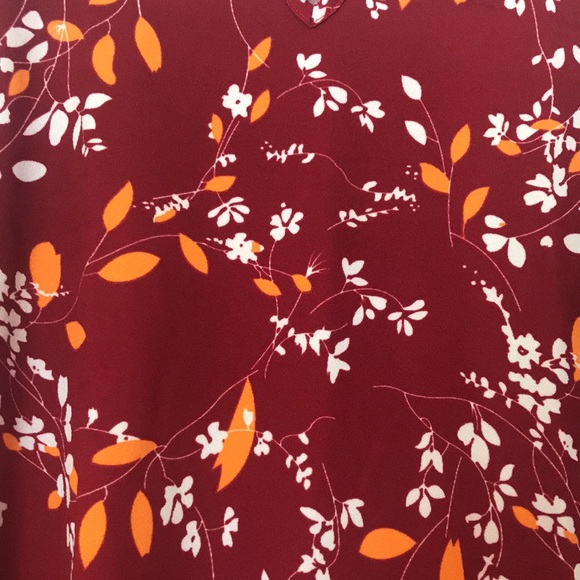 😍Gorgeous Red Floral Victoria Stunner😍 - Picture 3 of 8